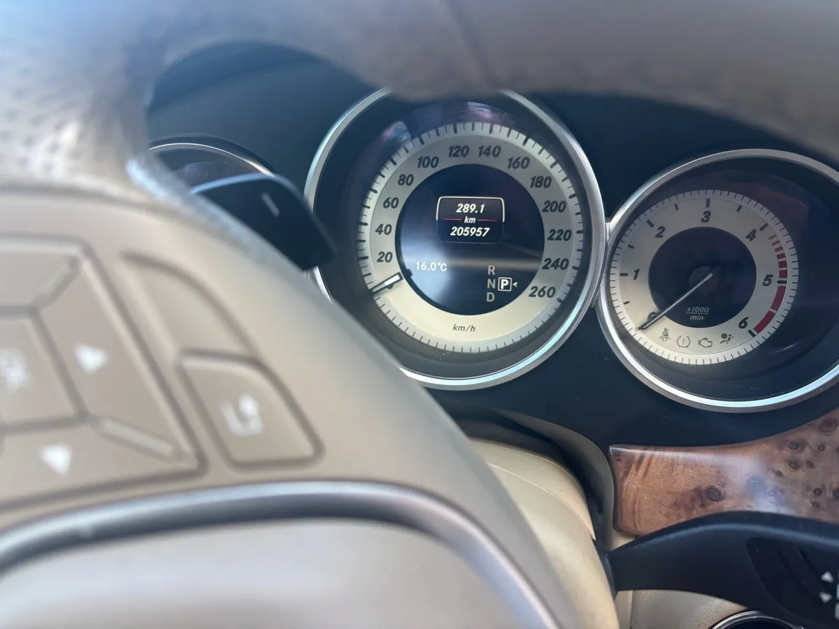 Car - Image 2