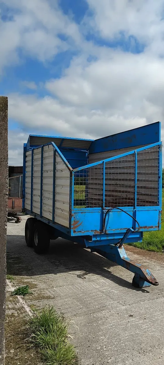 2 Silage Trailers & Silage Harvester - Image 3