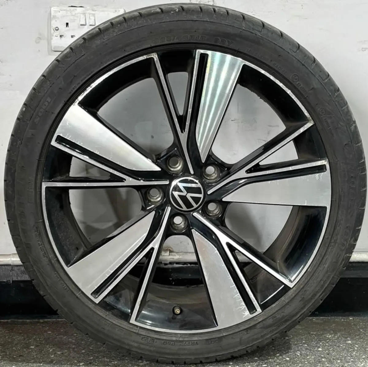 18" Genuine VW GOLF Bakersfield Alloy  BRIDGESTONE - Image 4