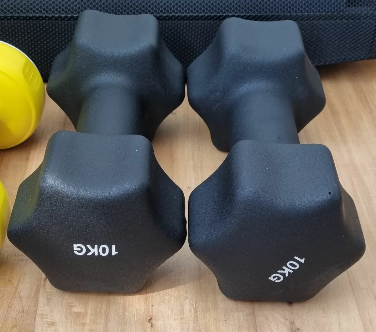 Weights Dumbbells 2x 10 kg & 2x 2 kg Gym Exercise - Image 1