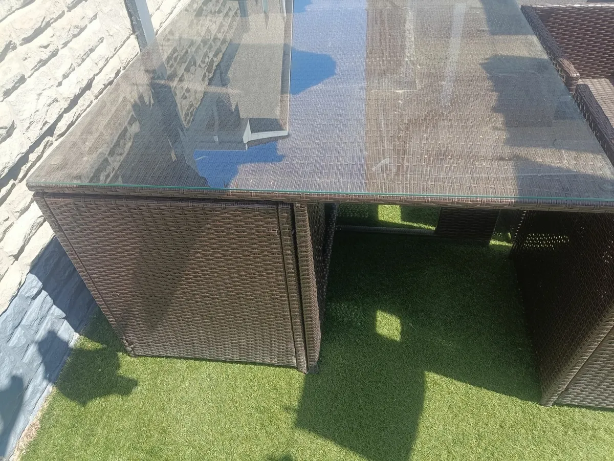 Garden table & chairs - Image 1