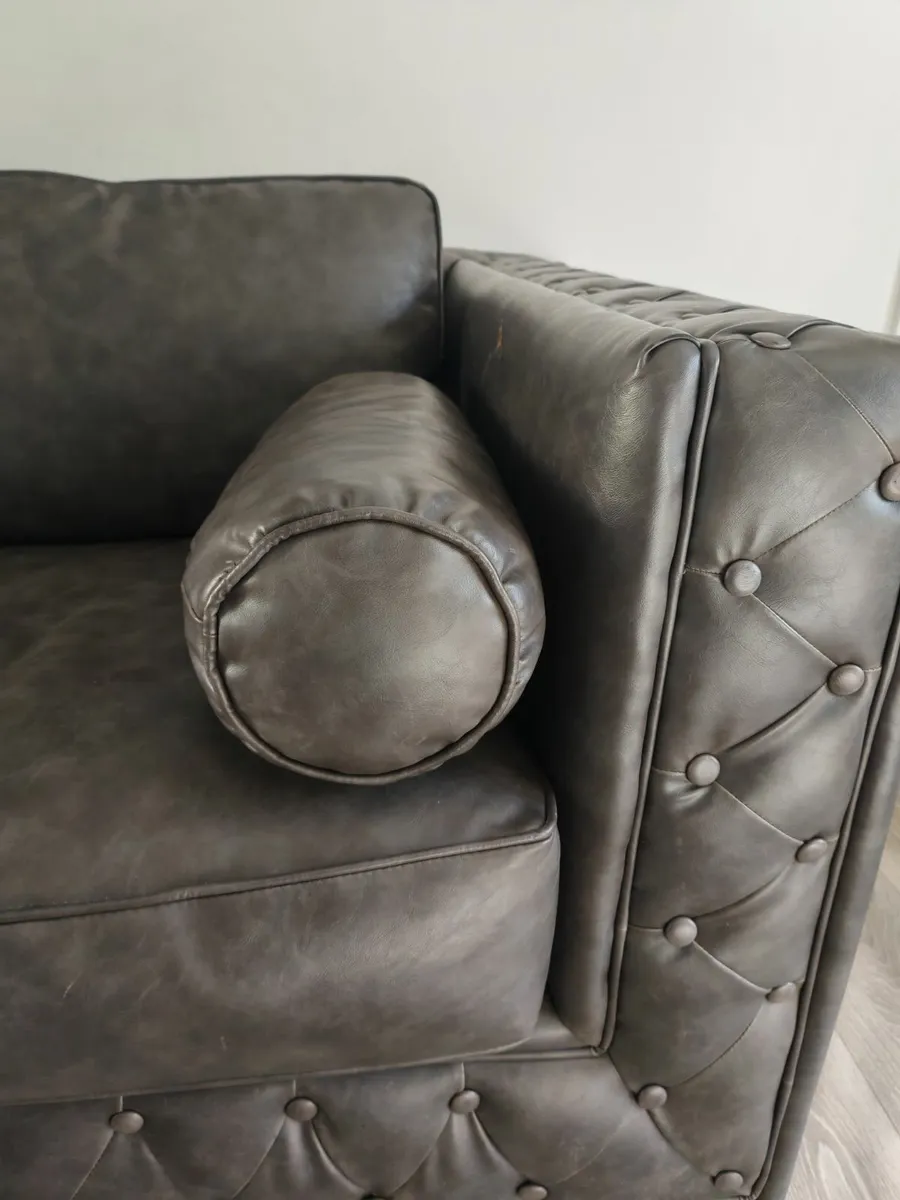 Leather couch - Image 1