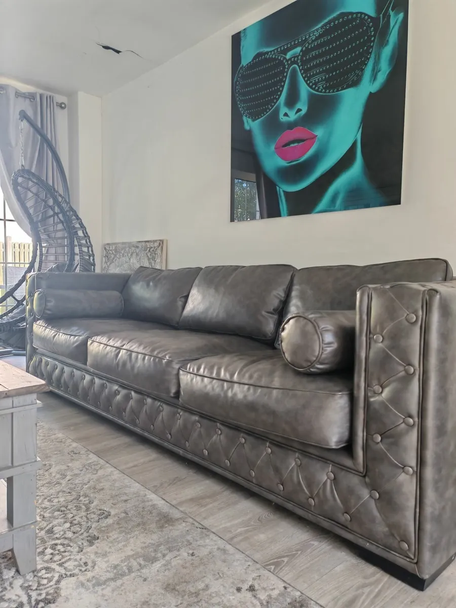 Leather couch - Image 3
