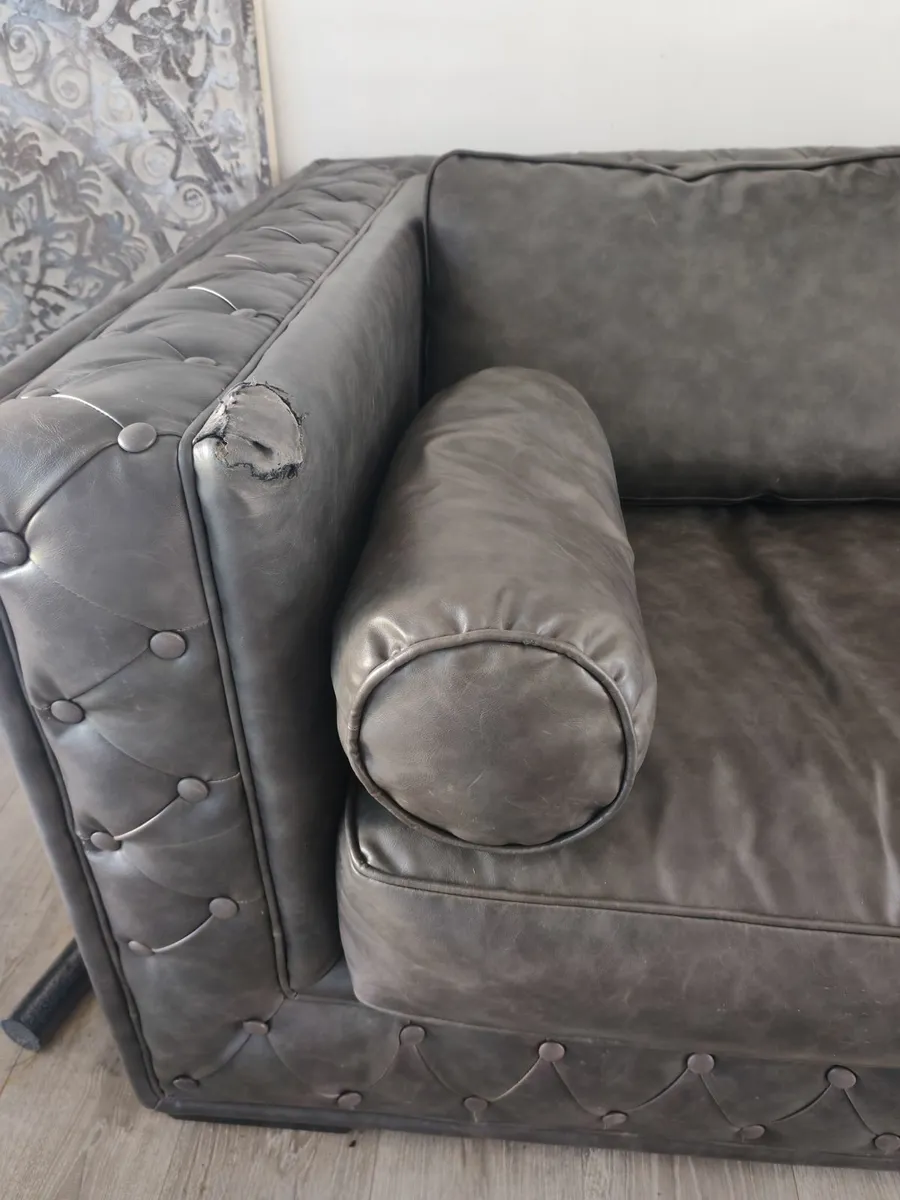 Leather couch - Image 4