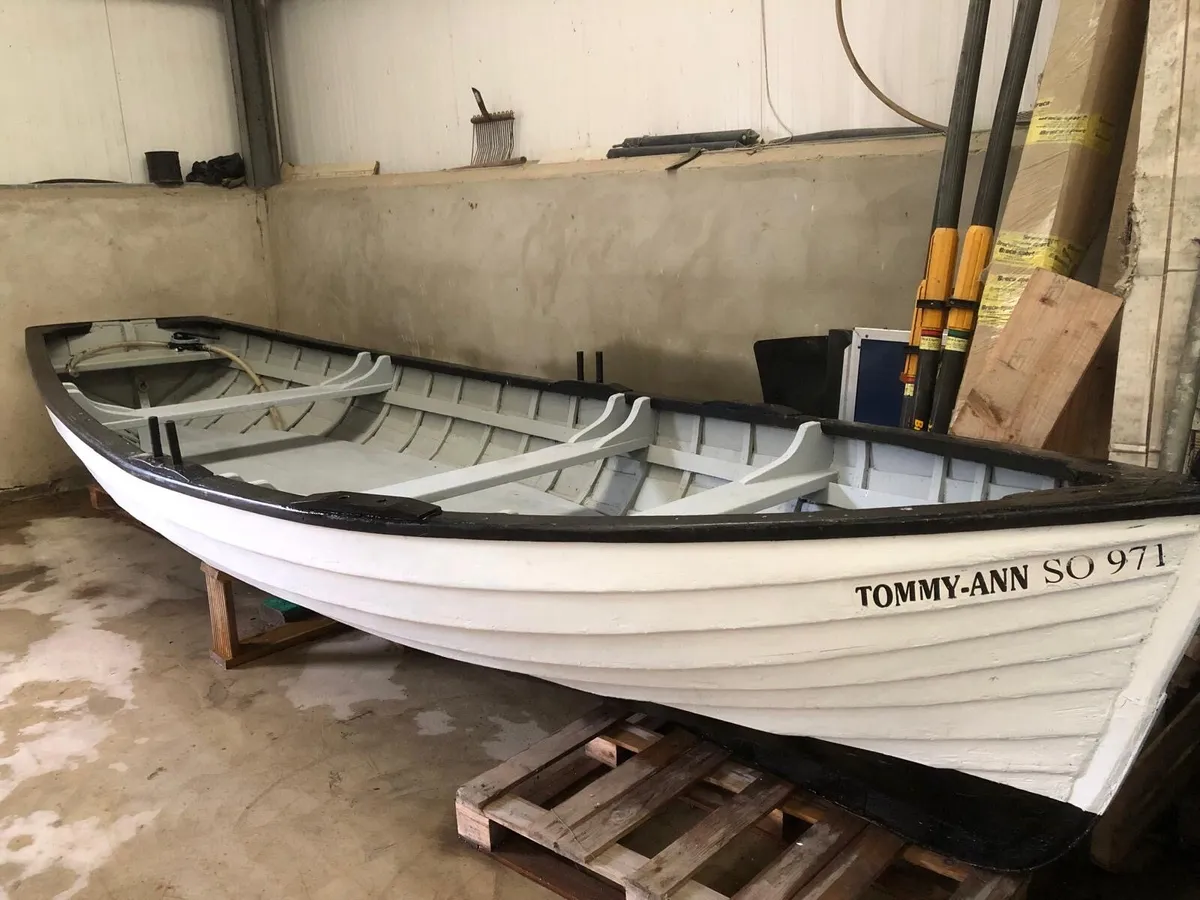 Fishing boat - Image 1