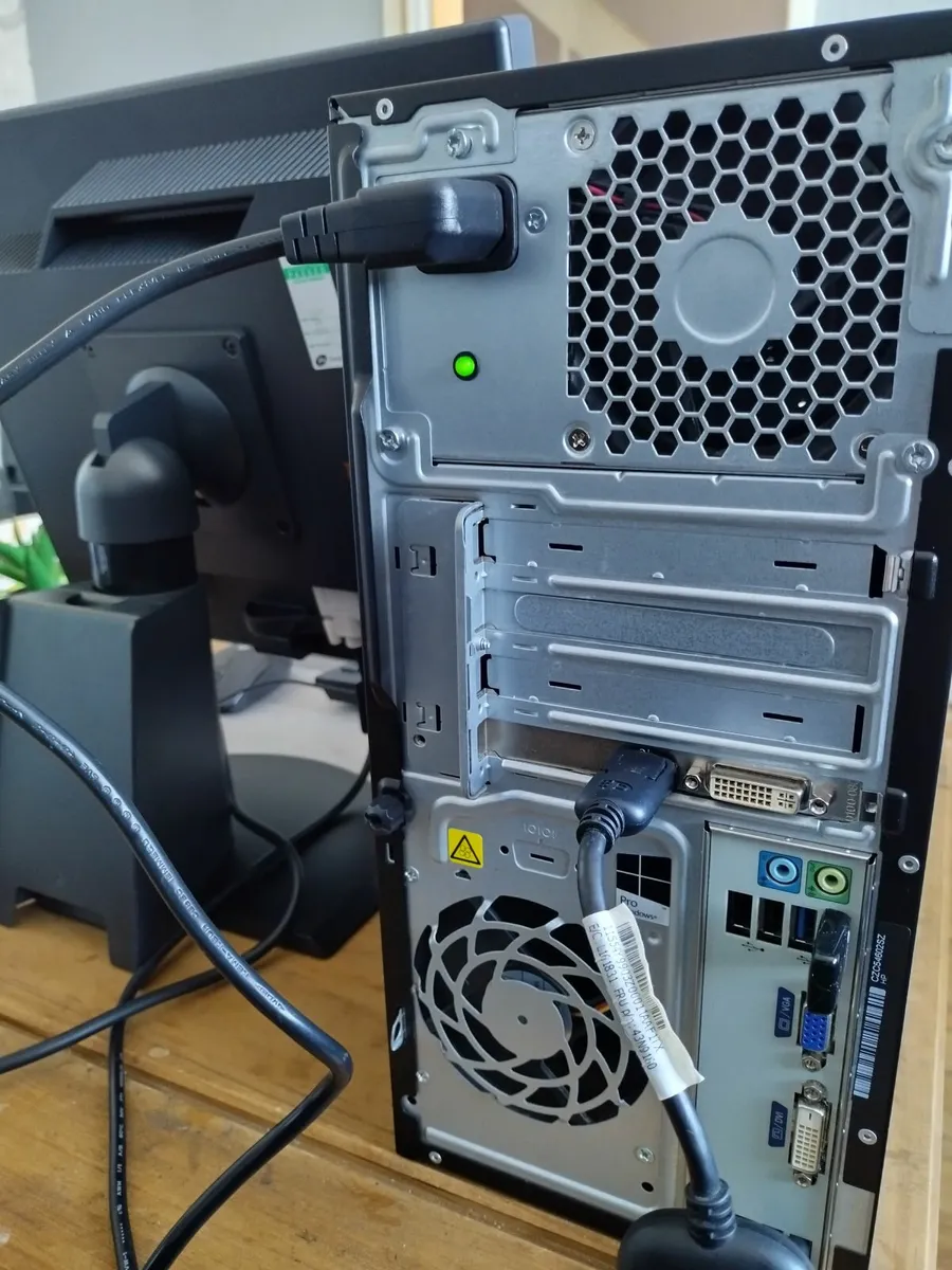 HP 280 G1 MT Full PC System - Image 3