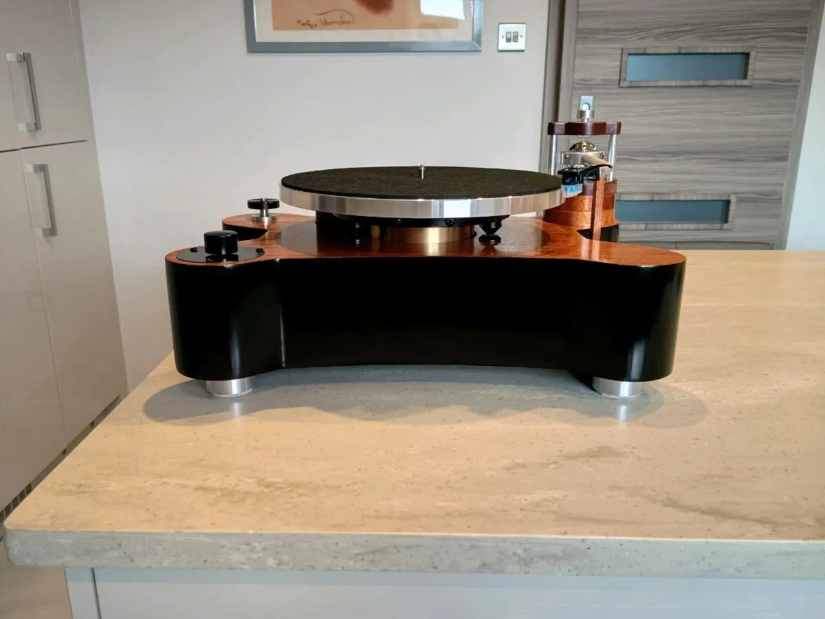 Turntable - Image 2