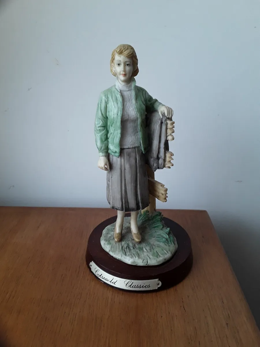Vintage ornament in perfect condition - Image 2