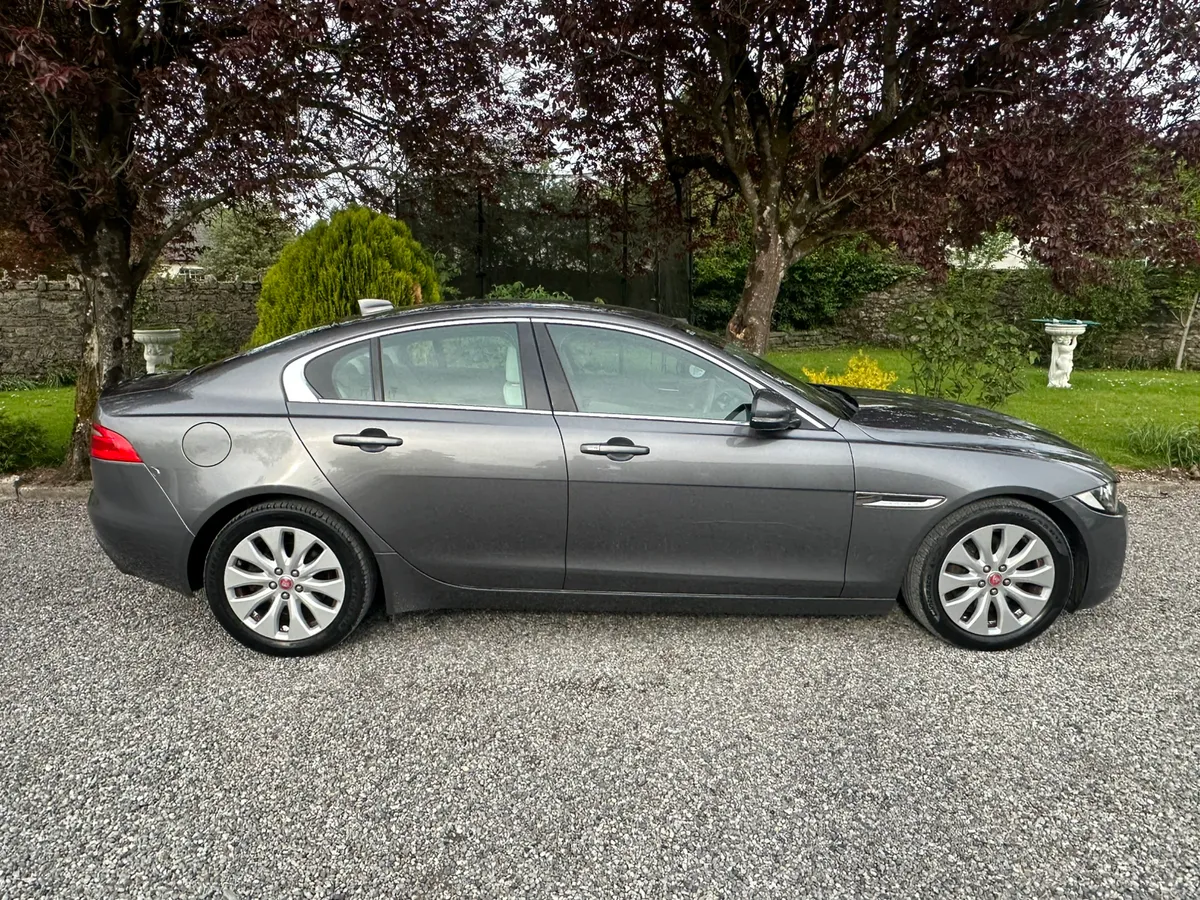 Jaguar XE Auto Diesel - Image 3