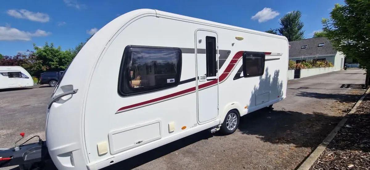 Swift Elegance 570 Fixed Bed Caravan - Image 1