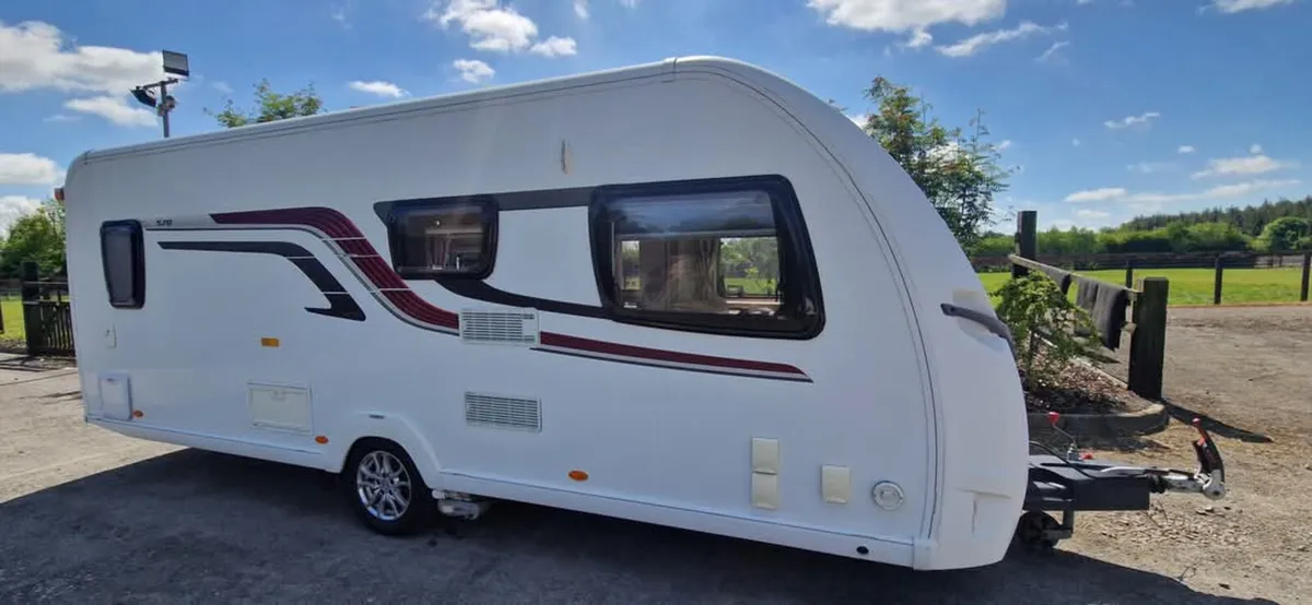 Swift Elegance 570 Fixed Bed Caravan - Image 2