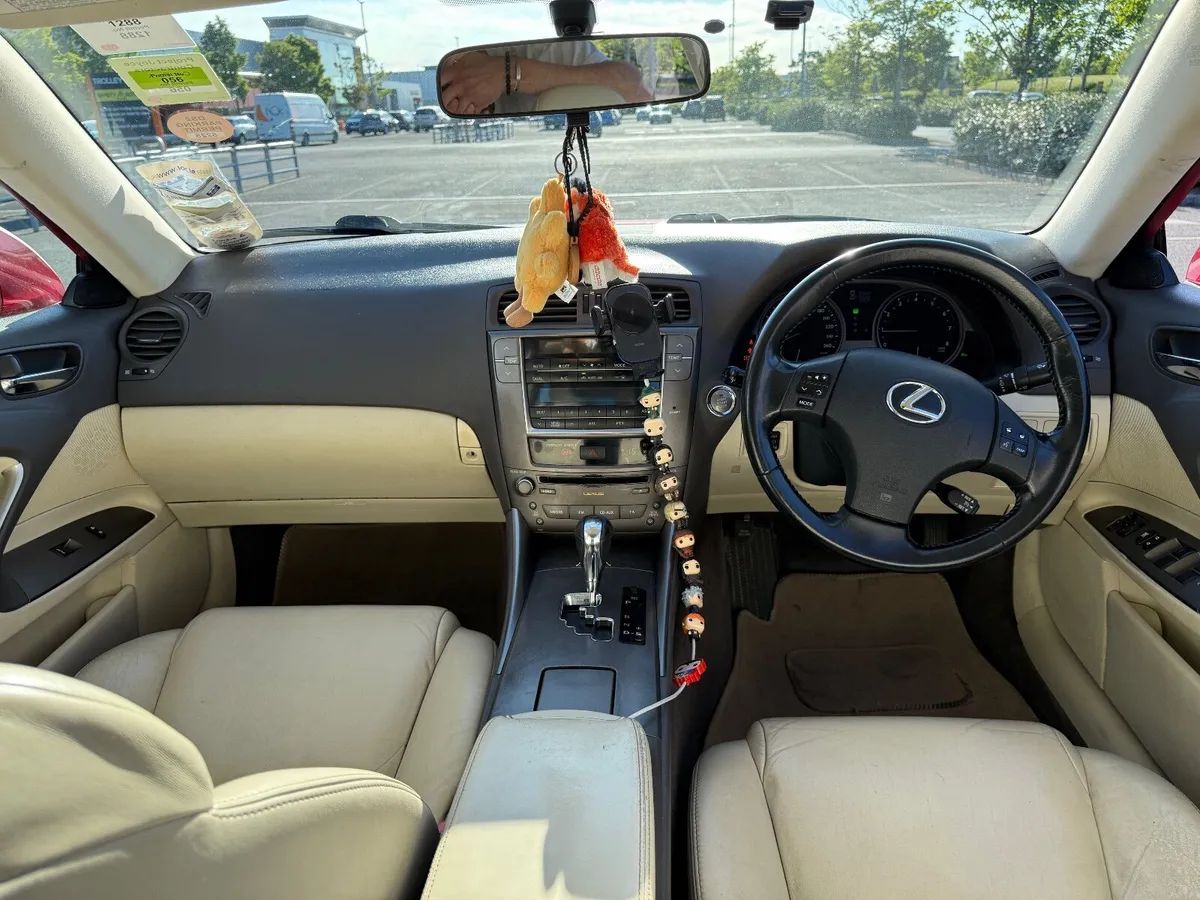 Lexus IS 2010 - Image 2