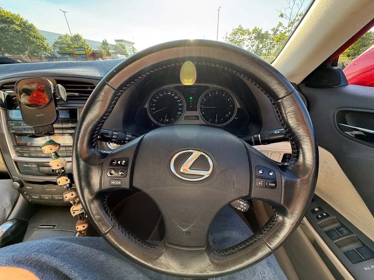 Lexus IS 2010 - Image 3