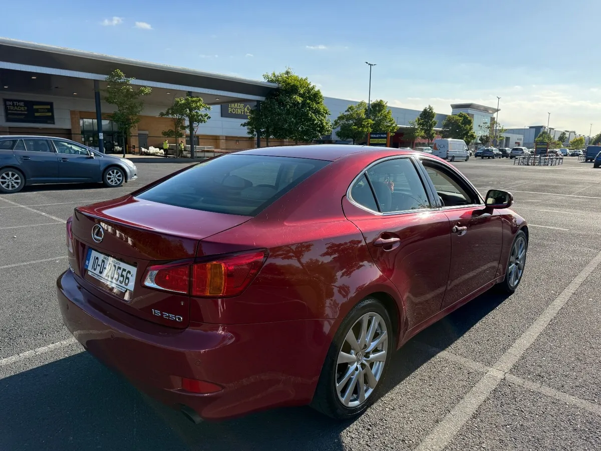 Lexus IS 2010 - Image 4
