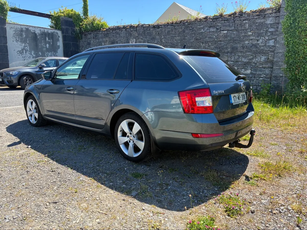 Skoda Octavia 2017 Automatic - Image 4
