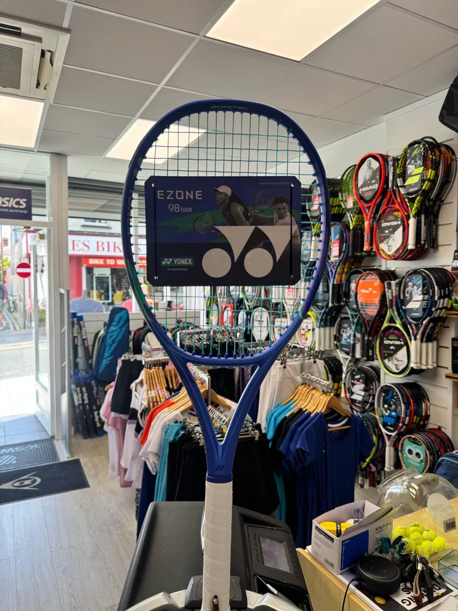Yonex Ezone 98 Tour 2025 - Image 1