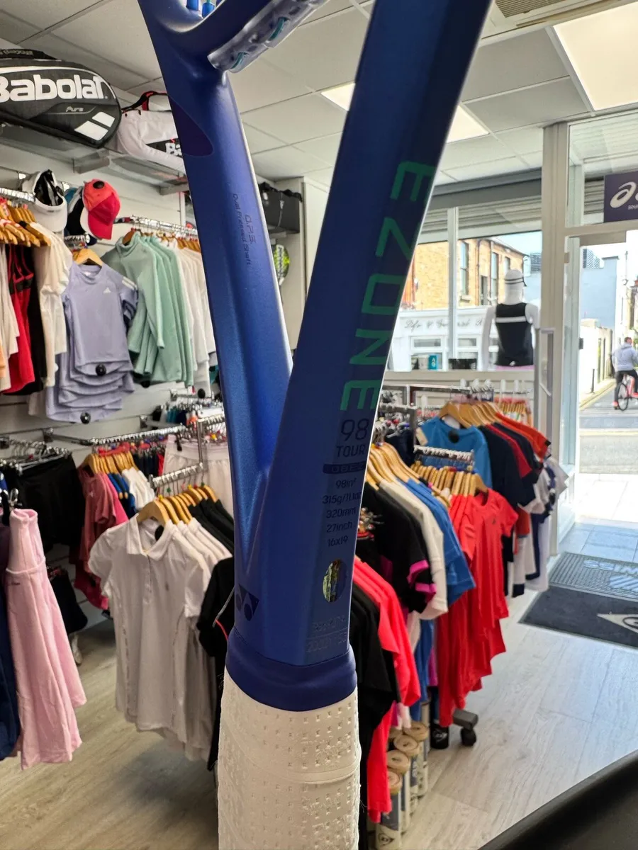 Yonex Ezone 98 Tour 2025 - Image 2
