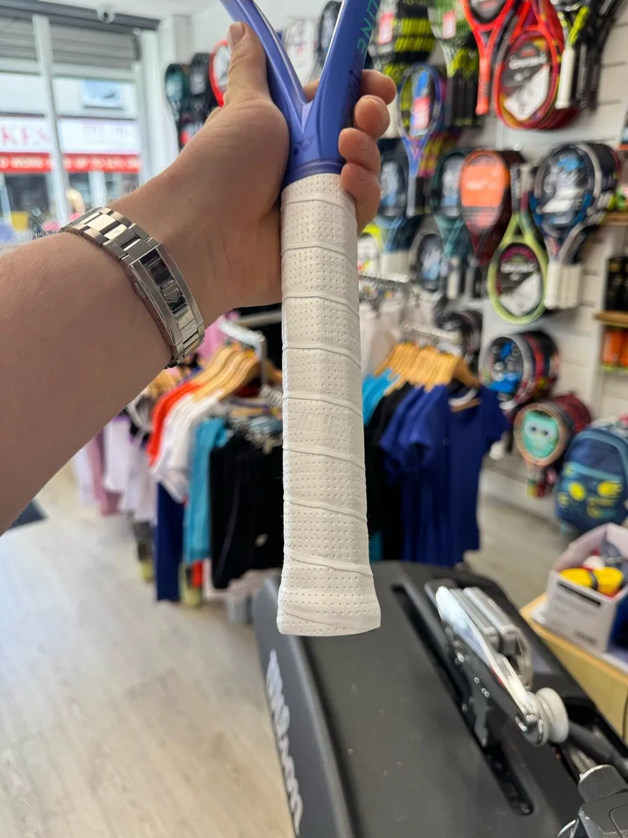 Yonex Ezone 98 Tour 2025 - Image 4