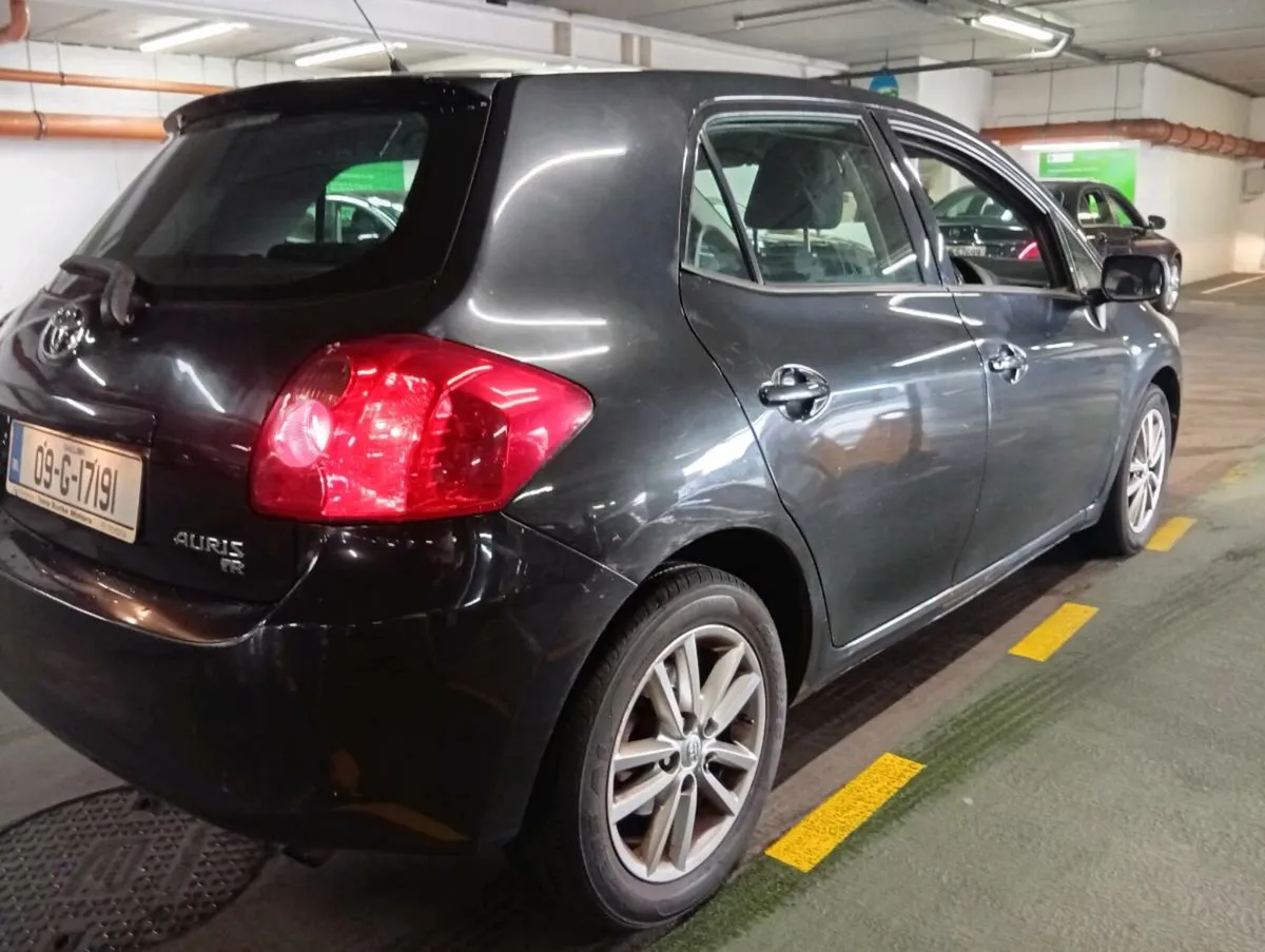 2009 Toyota Auris 1.3 Petrol Hatchback - Image 2