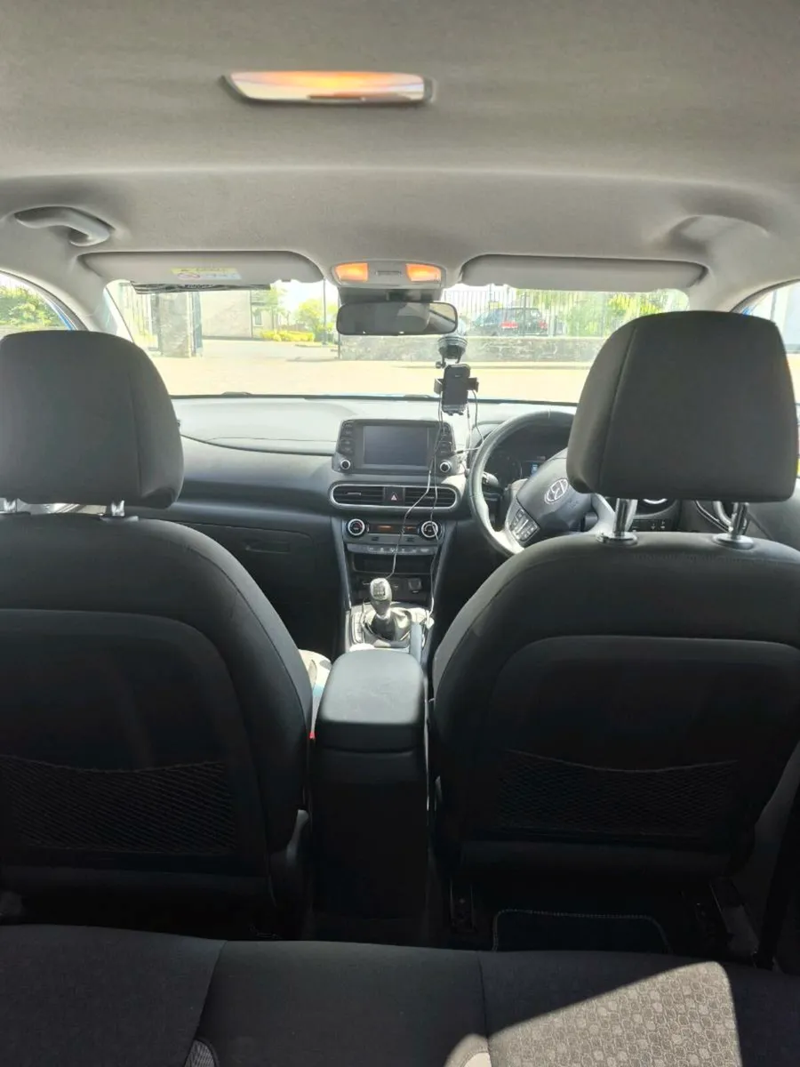 hyundai kona 2018 LOW MILAGE - Image 4
