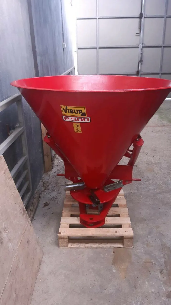 Fertiliser spreader - Image 2