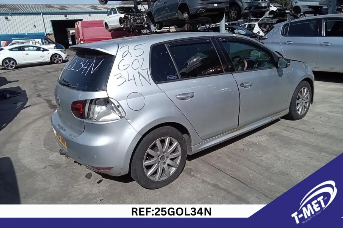 2010 VOLKSWAGEN GOLF BREAKING FOR PARTS - Image 4