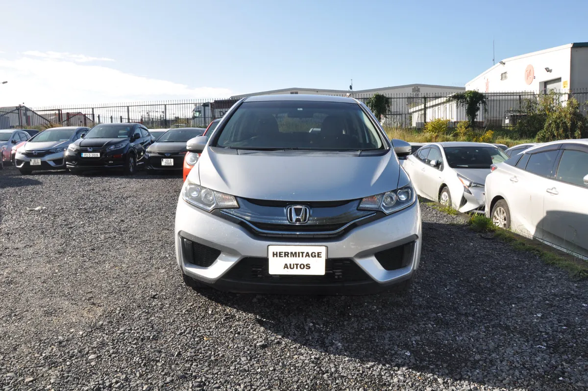 Honda Fit/Jzz 1.5 Hybrid 2014 - Image 2