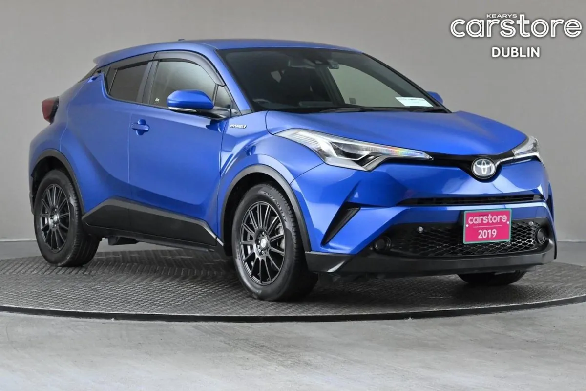 Toyota C-HR 1.8 Hybrid  reverse Cam android Auto - Image 1