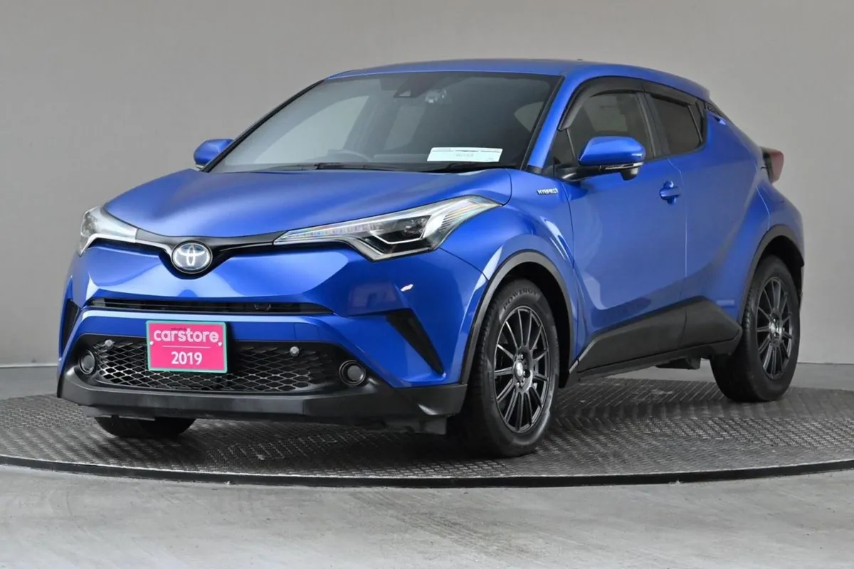 Toyota C-HR 1.8 Hybrid  reverse Cam android Auto - Image 3