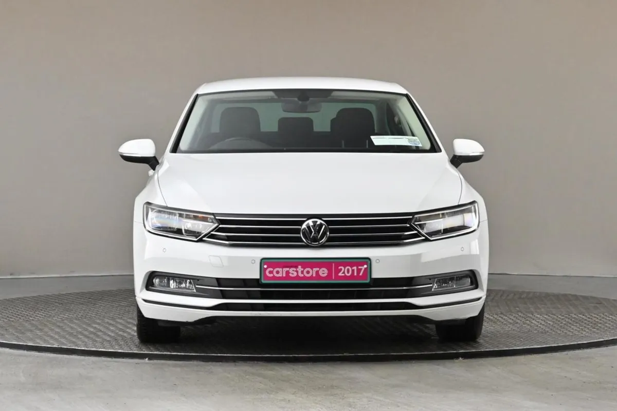 Volkswagen Passat 1.6 TDI 6spd 118BHP SE Business - Image 2