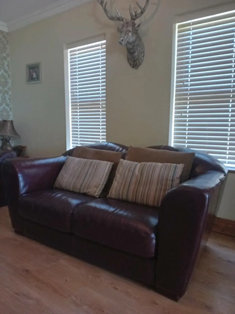 3 Seater and 2 Seater €450 - Image 4