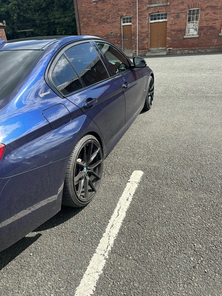 171 BMW 330e High spec - Image 2