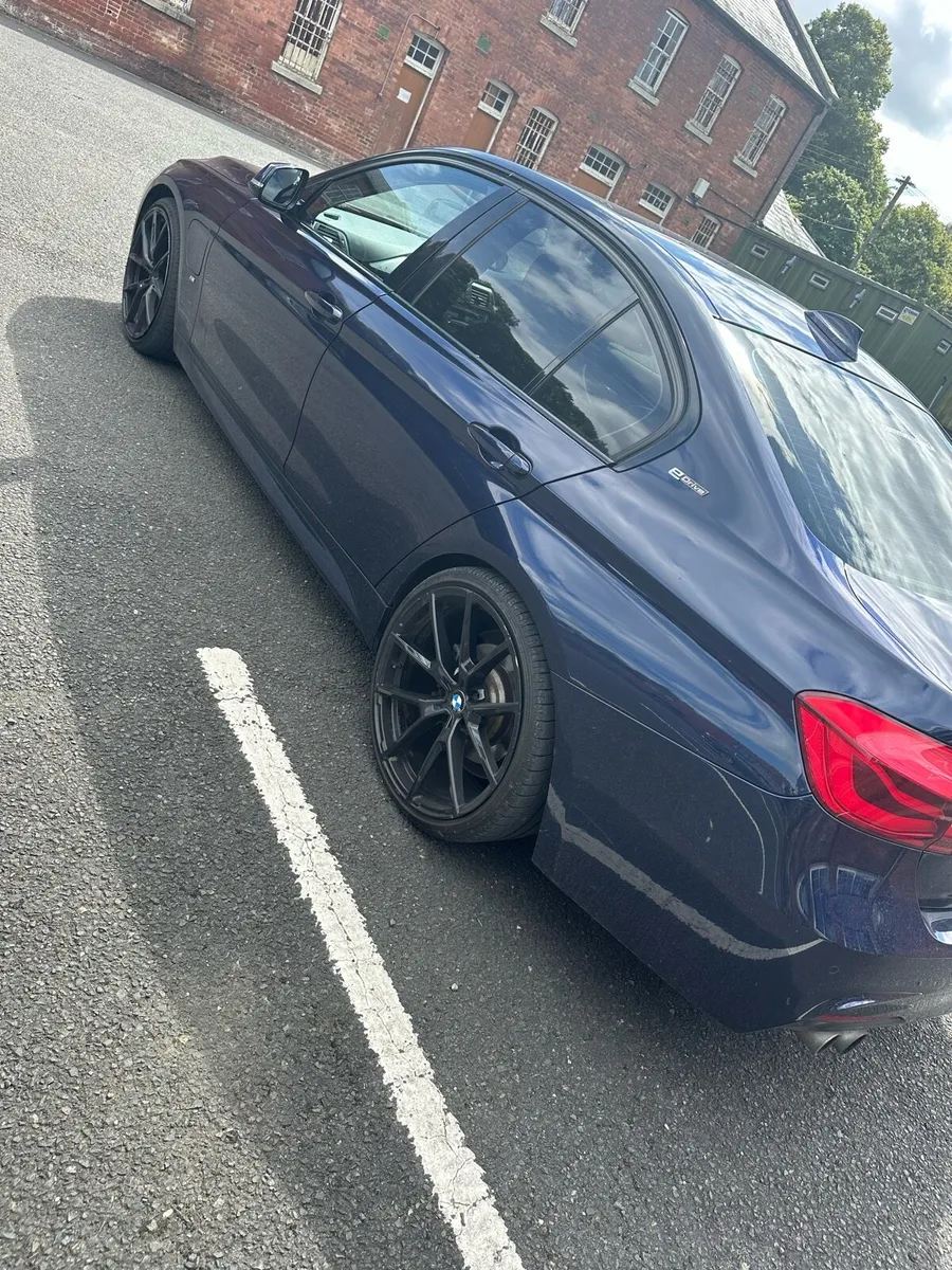 171 BMW 330e High spec - Image 3