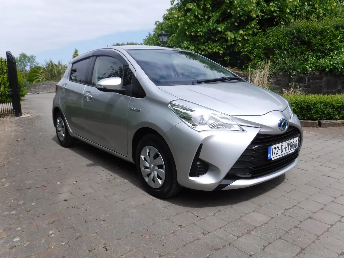 TOYOTA YARIS VITZ 1.5 AUTO HYBRID ANDROID+CARPLAY - Image 1