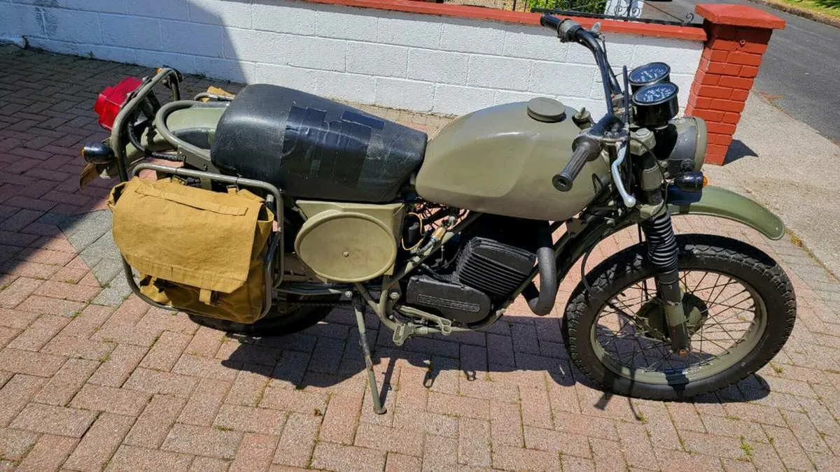 Vintage Can Am Bombardier - Image 1
