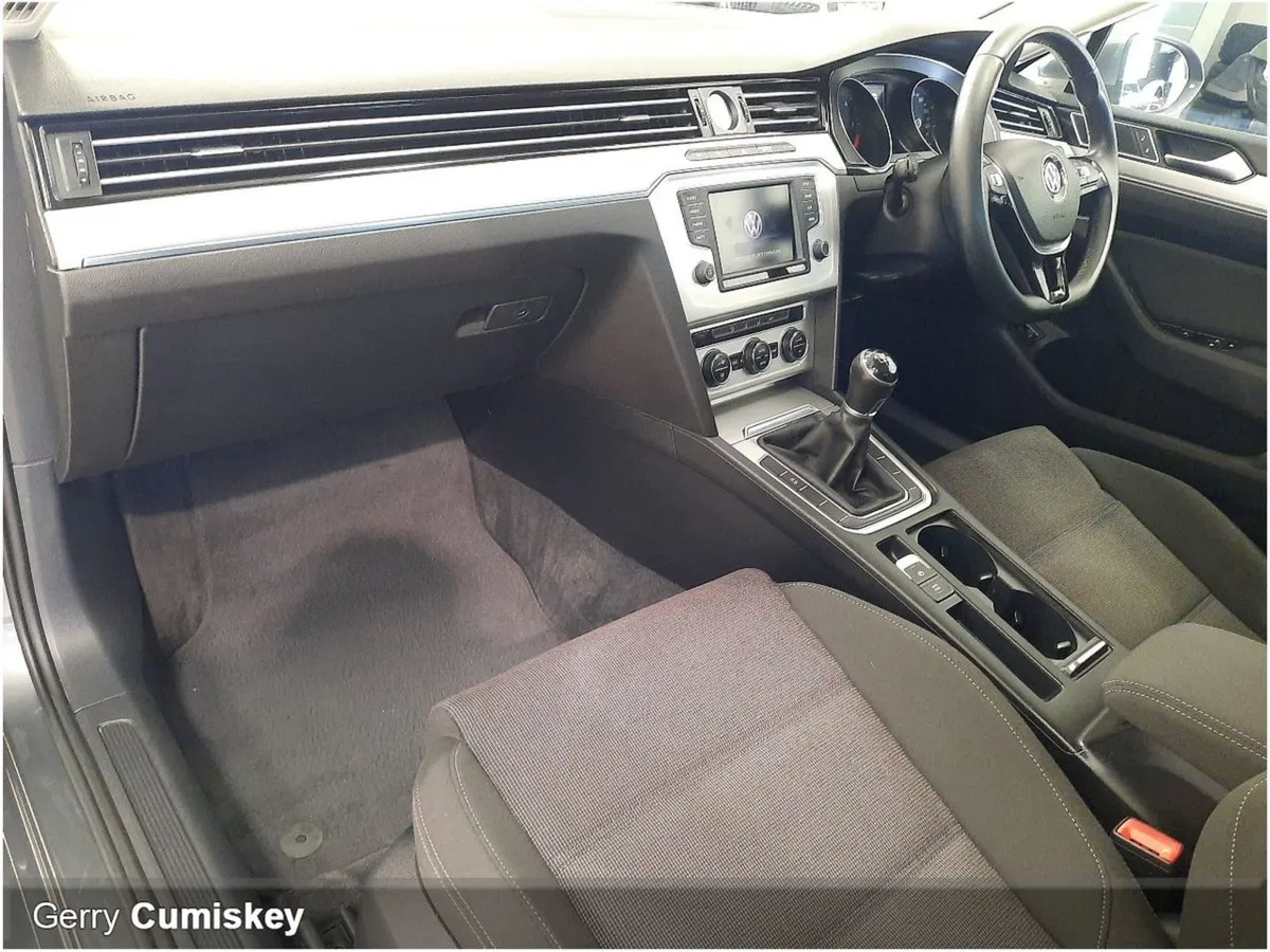 Volkswagen Passat 2.0 TDI 150HP Comfortline - Image 2