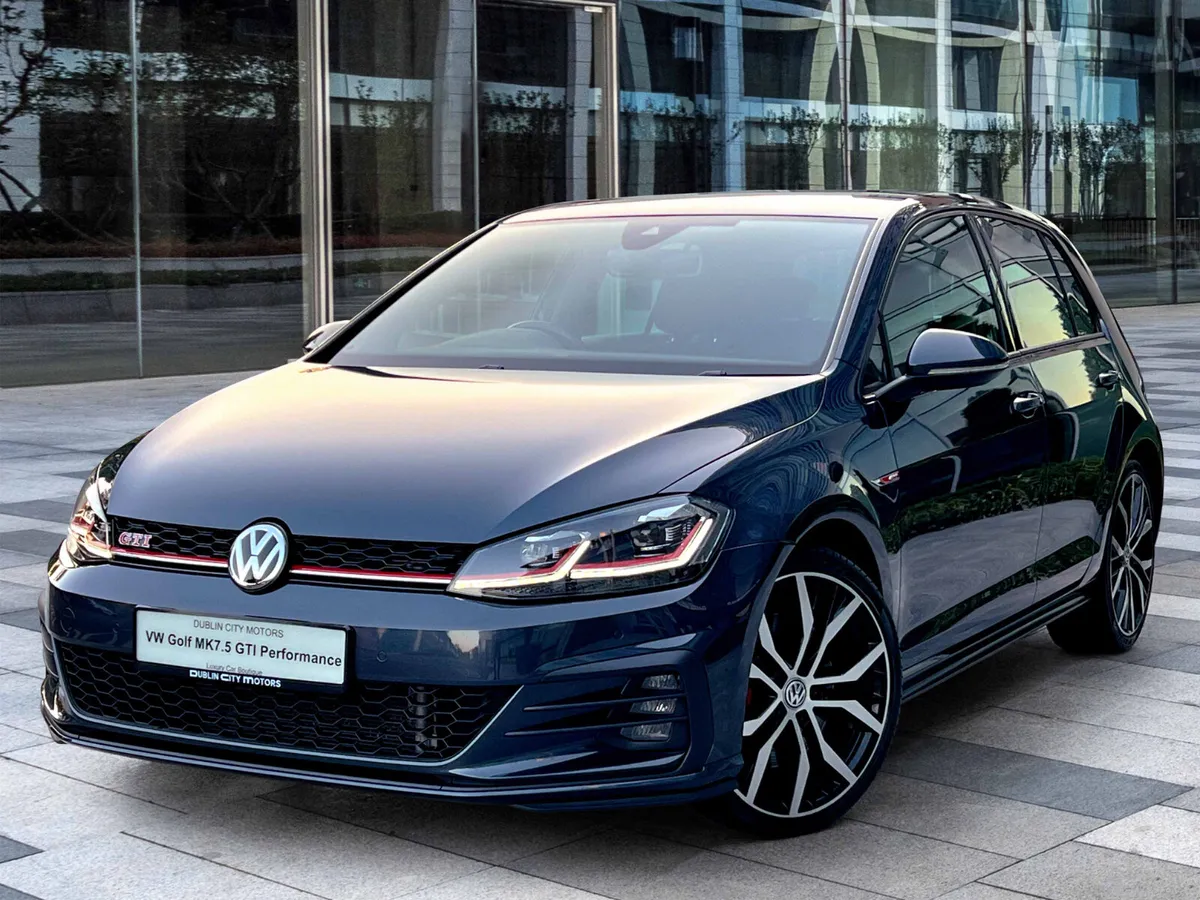 VW Golf 2.0 TSI GTI Performance - Image 3