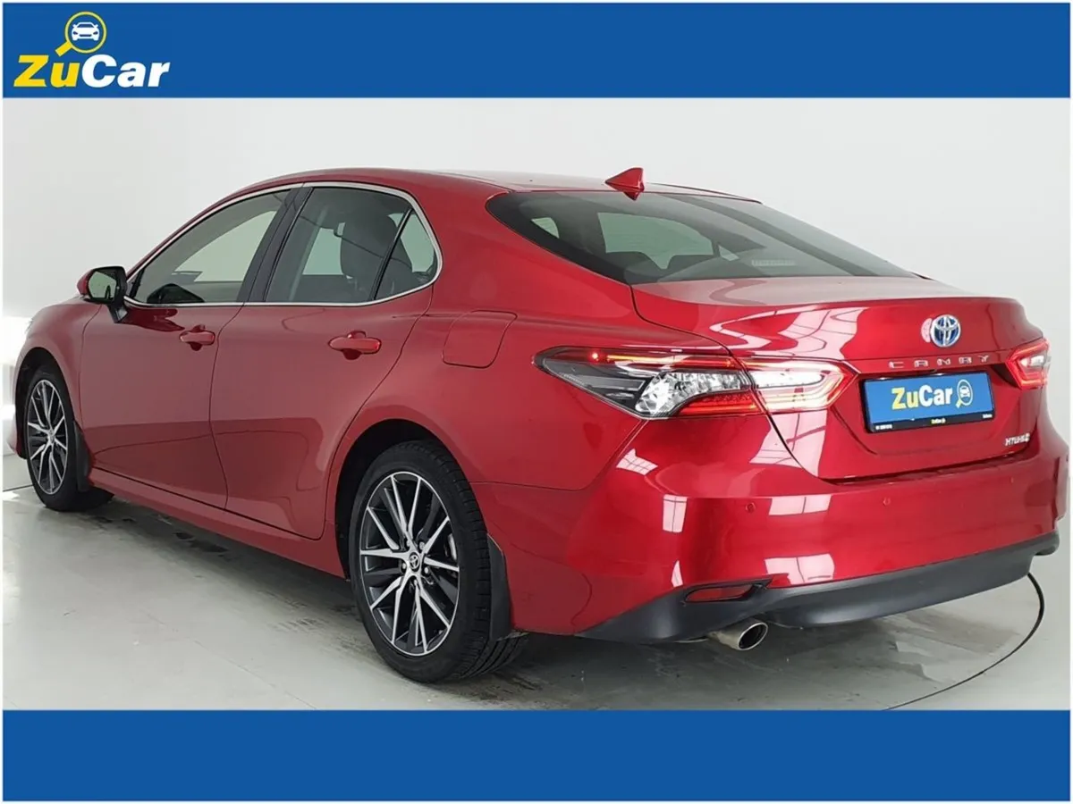 Toyota Camry  2 2.5 Camry Hybrid Platinum Edition - Image 4