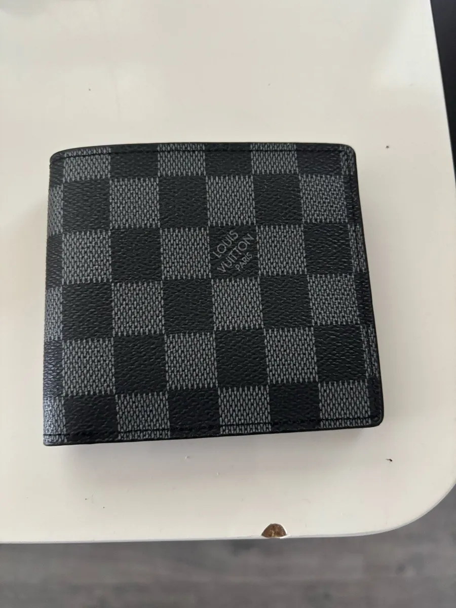 Louis Vuitton Wallet - Image 2