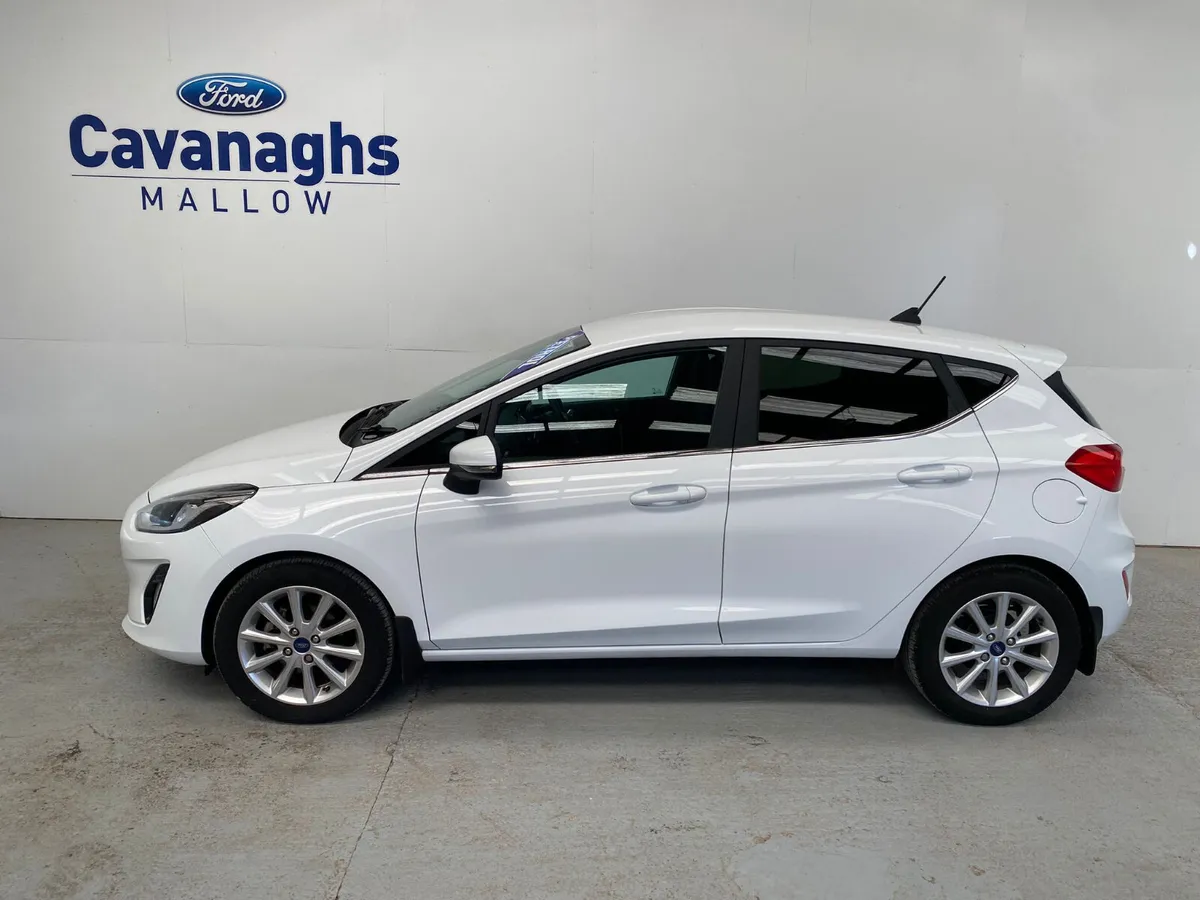 2021 FIESTA 1.0T TITANIUM 5DR 95PS - Image 2