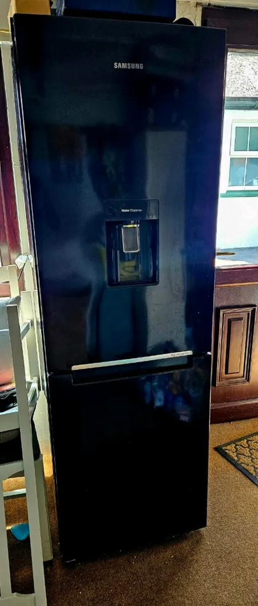SAMSUNG 60/40 Fridge Freezer Black - Image 2