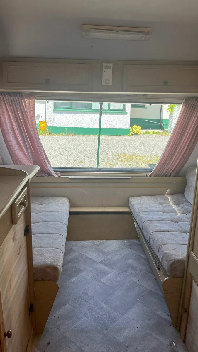 Caravan - Image 2