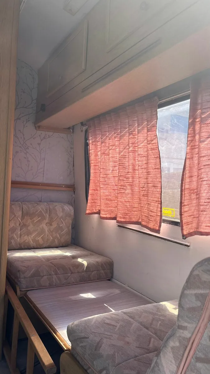 Caravan - Image 3