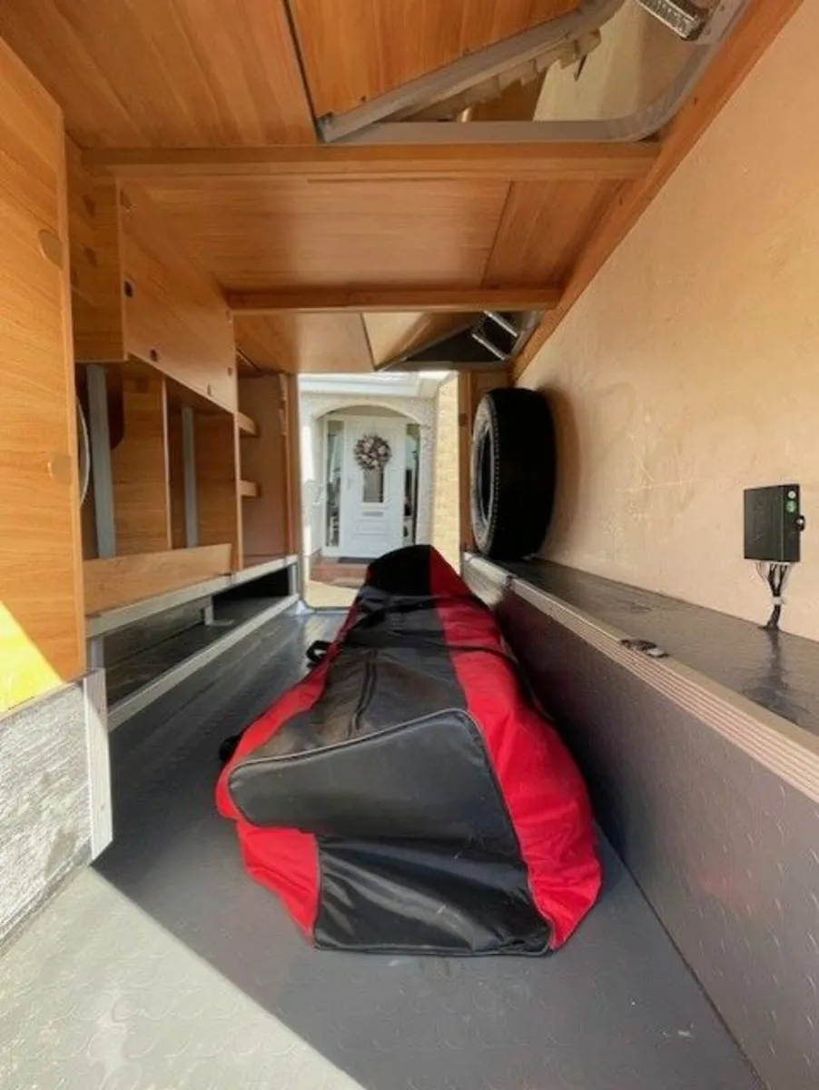2009 ADRIA IZOLA 697SL COACHBUILT MOTORHOME - Image 3