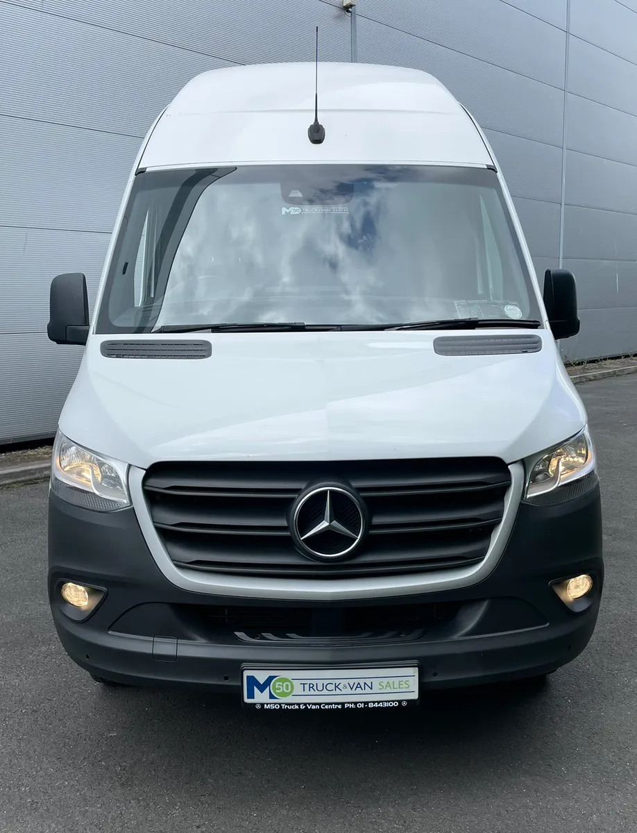 Sprinter 519 Derated Auto ExLWB ExHigh Roof Auto - Image 3