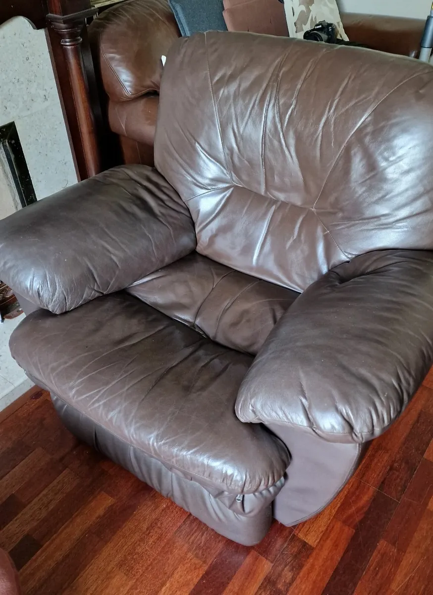 Reclining Armchair - Image 1