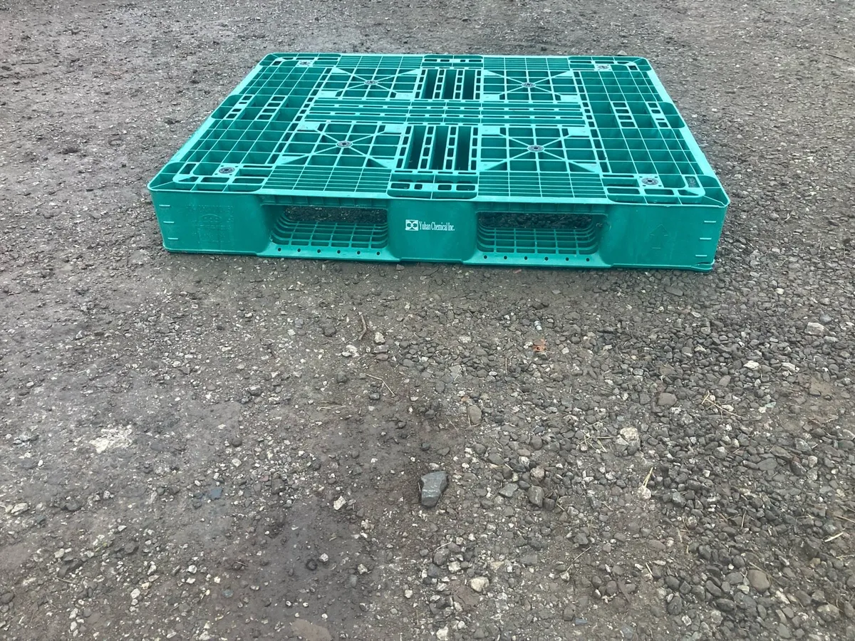 Plastic pallets - Image 2