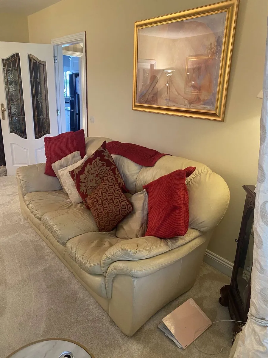 Couch - Image 3
