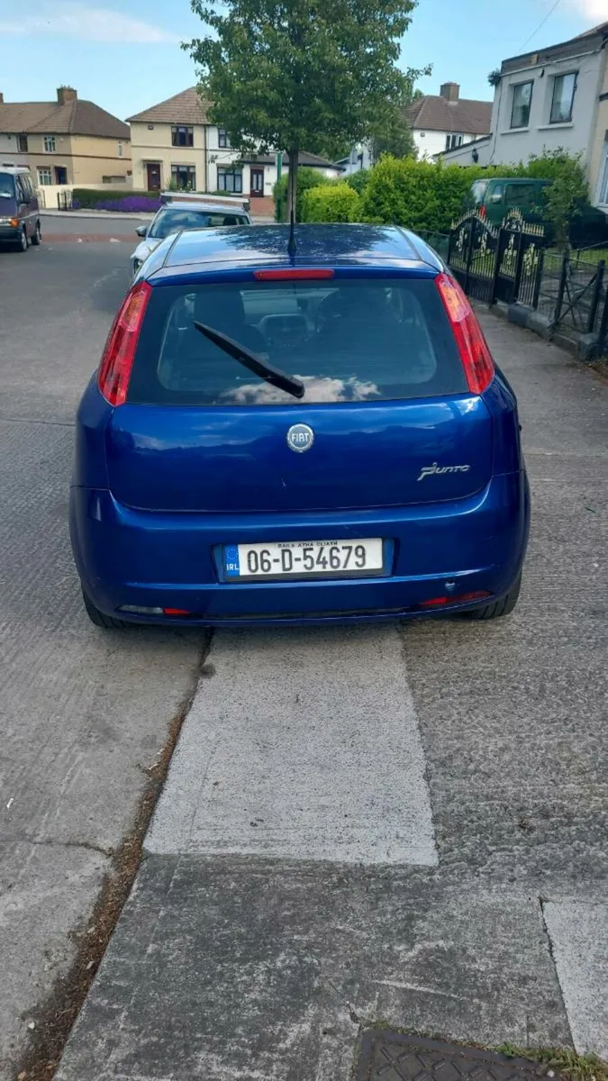 Car - Image 2