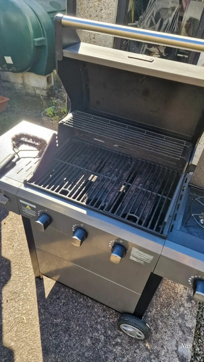 Gas Barbeque - Image 2